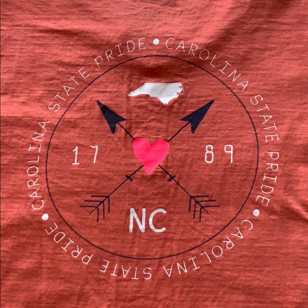 North Carolina Tee. Pretty salmon color 😍